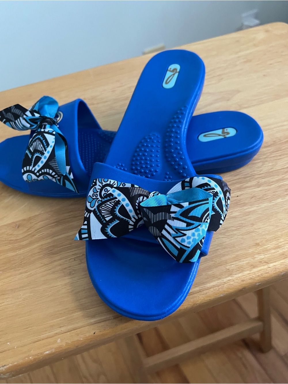 Oka B Madison Bow Sandals slides Size L 10
